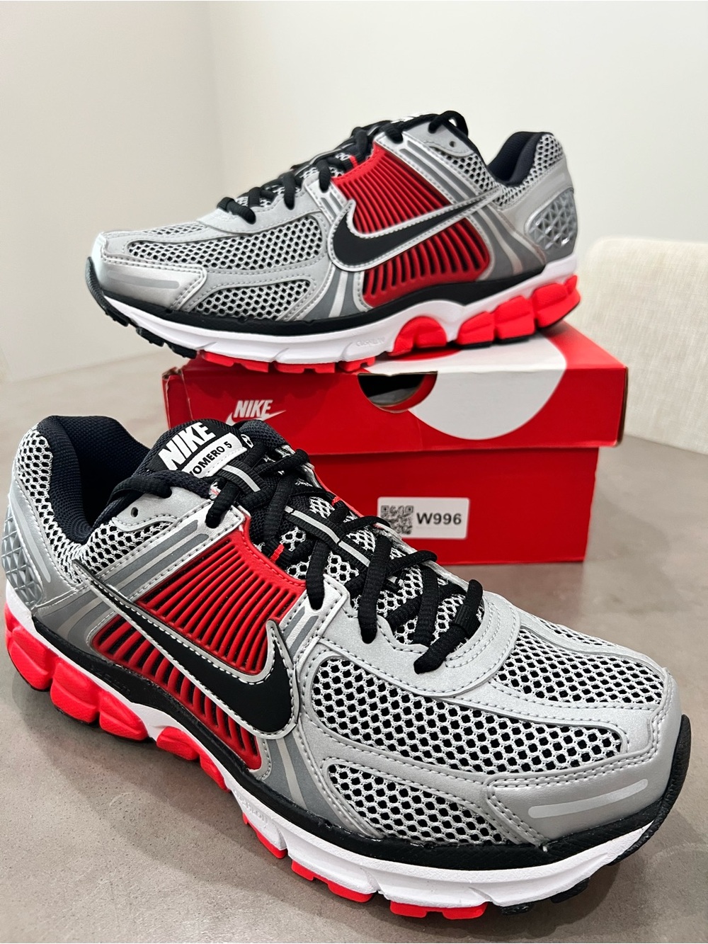 Nike Vomero 5-  Silver and Red Performance Sneakers- size Mens 9.5/Womens 11
